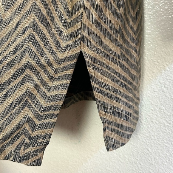 Carter & Teri Abstract Silk Tunic Button Down Blouse Women’s Size L - Picture 7 of 8